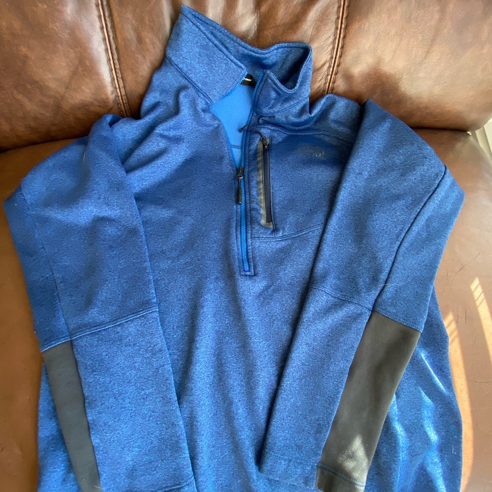 North face sweater size M